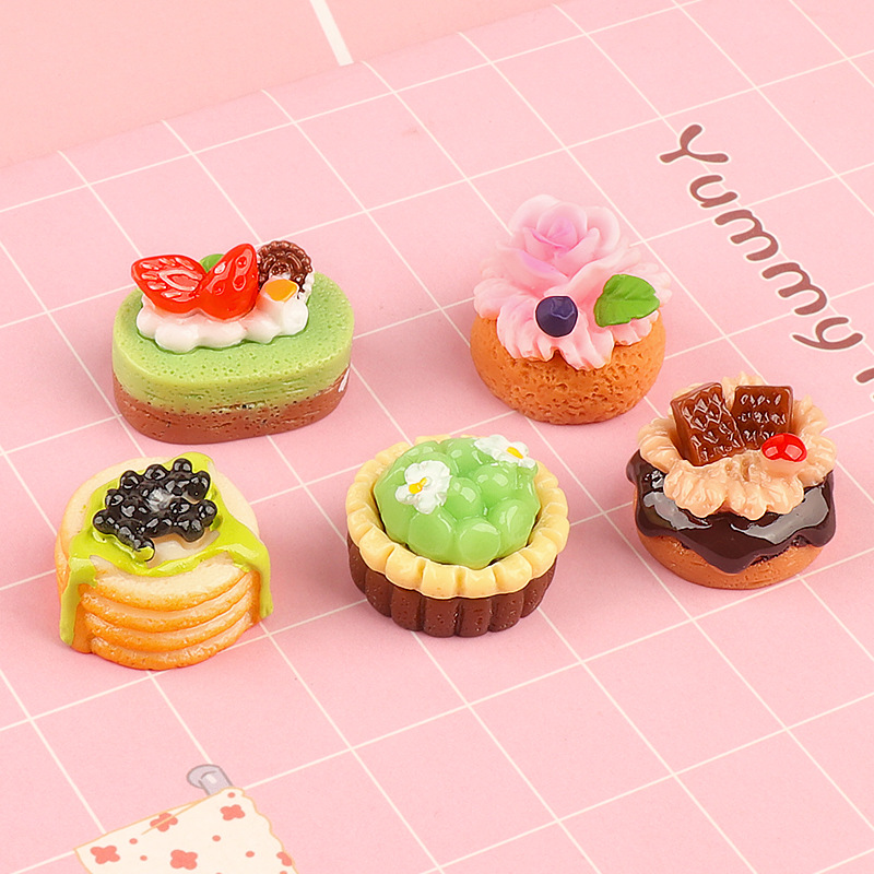Jewelry Making Desk - เรซิ่นเค้กผลไม้จิ๋วน่ารัก 5 ชิ้น ของตกแต่ง 3 มิติ