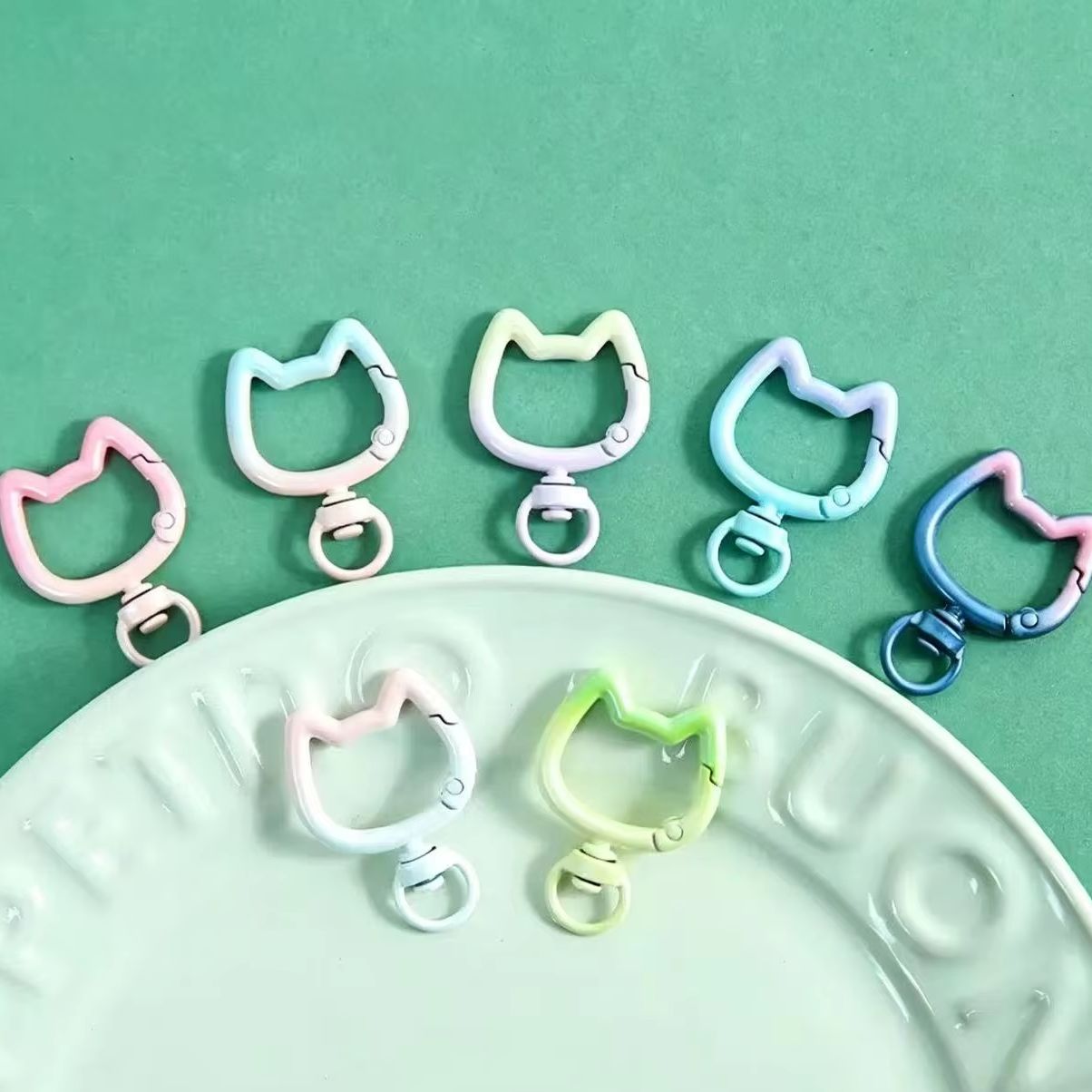 พวงกุญแจรูปแมวน่ารักแบบไล่สี 5 - Jewelry Making School บทวิจารณ์และราคา